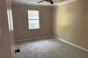 909 W Munroe Ave, Temple, TX 76501 - Photo 9