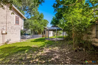 705 W San Antonio Street, Victoria, TX 77901 - Photo 17