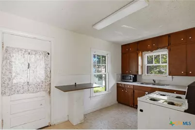 705 W San Antonio Street, Victoria, TX 77901 - Photo 23