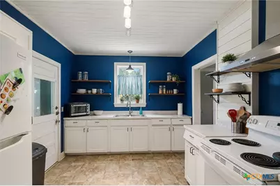 705 W San Antonio Street, Victoria, TX 77901 - Photo 13