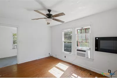 705 W San Antonio Street, Victoria, TX 77901 - Photo 27