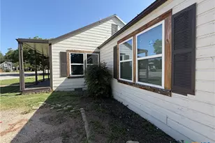 103 S Walnut St, Lampasas, TX 76550 - Photo 15
