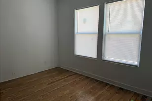 103 S Walnut St, Lampasas, TX 76550 - Photo 11