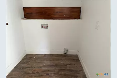 103 S Walnut Street, Lampasas, TX 76550 - Photo 7