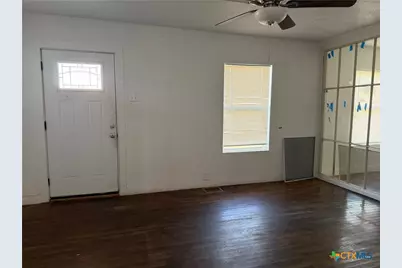 103 S Walnut Street, Lampasas, TX 76550 - Photo 3
