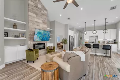 824 Woodland Hills Drive, Marble Falls, TX 78654 - Photo 17