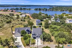 824 Woodland Hills Dr, Marble Falls, TX 78654 - Photo 3