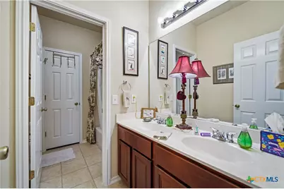 767 San Luis, New Braunfels, TX 78132 - Photo 5