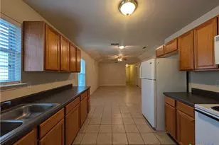 956 Misty Acres Dr, New Braunfels, TX 78130 - Photo 9