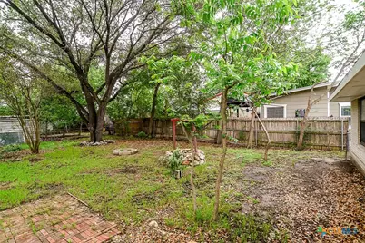1225 W Coll Street, New Braunfels, TX 78130 - Photo 27