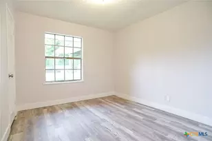 1225 W Coll St, New Braunfels, TX 78130 - Photo 19