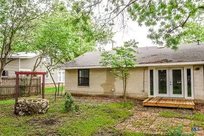 1225 W Coll Street, New Braunfels, TX 78130 - Photo 29