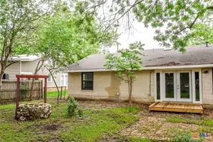 1225 W Coll St, New Braunfels, TX 78130 - Photo 29