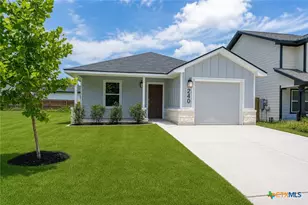 240 West Martindale, Seguin, TX 78155 - Photo 5