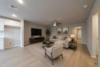 240 West Martindale, Seguin, TX 78155 - Photo 15