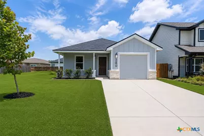 240 West Martindale, Seguin, TX 78155 - Photo 3