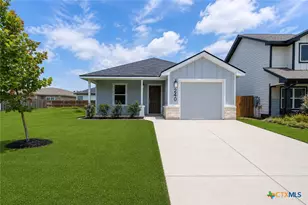 240 West Martindale, Seguin, TX 78155 - Photo 3