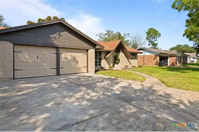 613 Jackson Street, Edna, TX 77957 - Photo 3