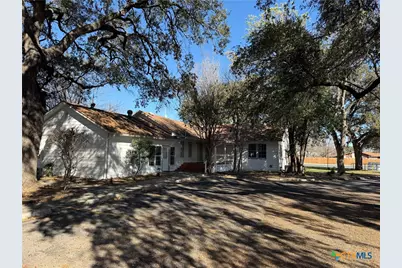 1117 E Court Street, Seguin, TX 78155 - Photo 7