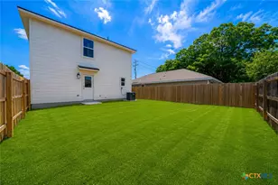 304 W Martindale St, Seguin, TX 78155 - Photo 29