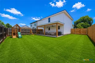 304 W Martindale St, Seguin, TX 78155 - Photo 27