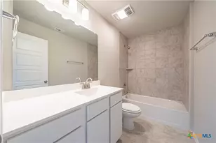 304 W Martindale St, Seguin, TX 78155 - Photo 13