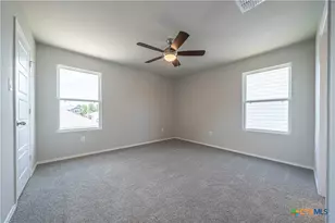304 W Martindale St, Seguin, TX 78155 - Photo 21