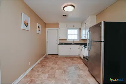 1503 E Virginia Avenue, Victoria, TX 77901 - Photo 9