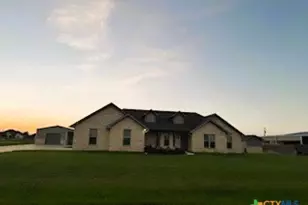 200 Bella Vis St, Victoria, TX 77905 - Photo 1