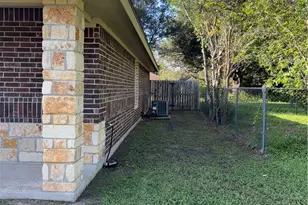 106 Owl Rd, Victoria, TX 77905 - Photo 5
