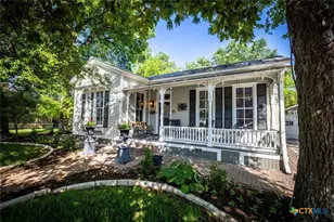 168 E Zink St, New Braunfels, TX 78130 - Photo 1