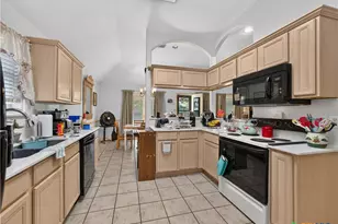 339 Raven Ridge, New Braunfels, TX 78130 - Photo 11