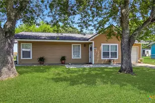 82 Bayou Dr, Port Lavaca, TX 77979 - Photo 1