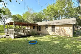 1209 Cobb St, Edna, TX 77957 - Photo 31