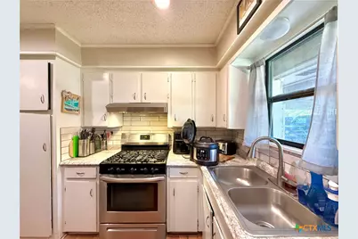 1209 Cobb Street, Edna, TX 77957 - Photo 15