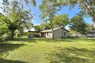 1209 Cobb St, Edna, TX 77957 - Photo 5