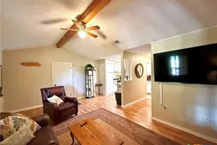 1209 Cobb St, Edna, TX 77957 - Photo 7