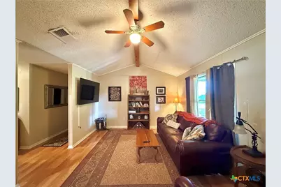 1209 Cobb Street, Edna, TX 77957 - Photo 11