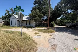 500 6th St, Cameron, TX 76520 - Photo 3