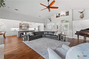109 W Vw Dr, Georgetown, TX 78628 - Photo 3