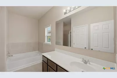 140 Fabarm Lane, New Braunfels, TX 78130 - Photo 17