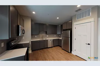 311 Craddock Avenue #102, San Marcos, TX 78666 - Photo 5