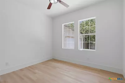 415 Elm Street, Seguin, TX 78155 - Photo 19