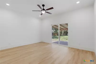 415 Elm Street, Seguin, TX 78155 - Photo 17