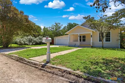 415 Elm Street, Seguin, TX 78155 - Photo 3