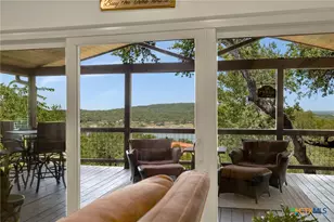 1422 Oakridge Ln, Canyon Lake, TX 78133 - Photo 7