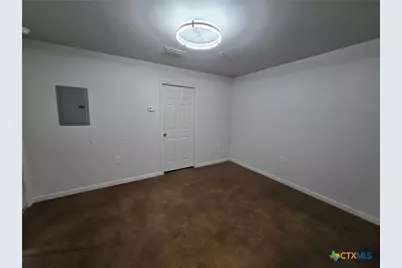 1037 W Court Street #B, Seguin, TX 78155 - Photo 7