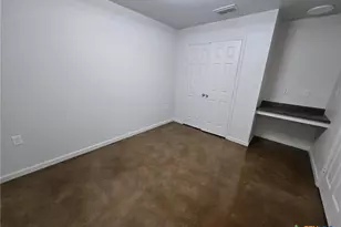 1037 W Court St, Seguin, TX 78155 - Photo 11