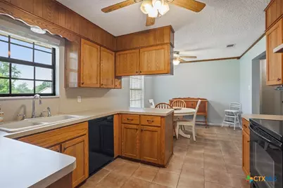 8910 Trailridge Drive, Temple, TX 76502 - Photo 11