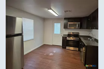 1037 W Court Street #Main, Seguin, TX 78155 - Photo 13